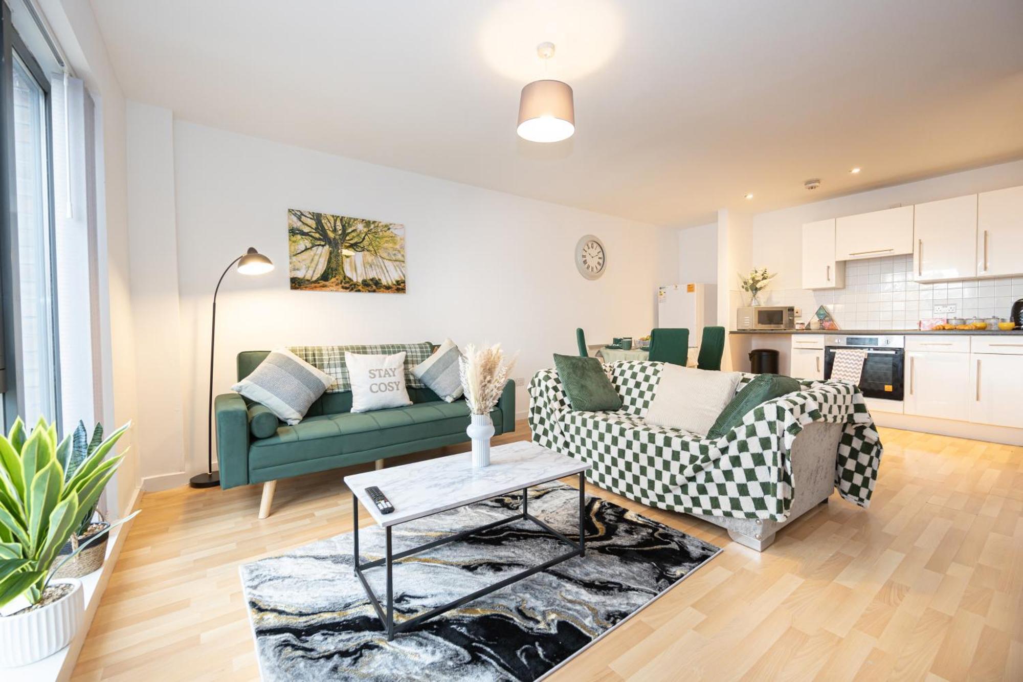 Apartment - Beautiful Serviced Apartment, Amazing Location, Close To Old Trafford, Centre, Media City, Etihad, Coop Live, Ao Arena, Salford Quays, Sleeps Up To 6, With Free Private Car Parking
